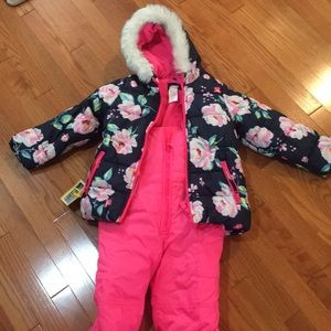 Carters snowsuit size 5/6